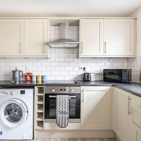 Two Bedroom Flat Near Colchester Hospital With Free Parking And Internet Mile End Экстерьер фото