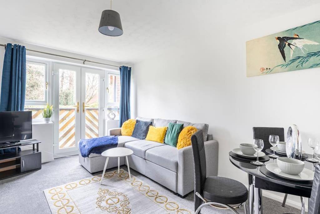 Two Bedroom Flat Near Colchester Hospital With Free Parking And Internet Mile End Экстерьер фото