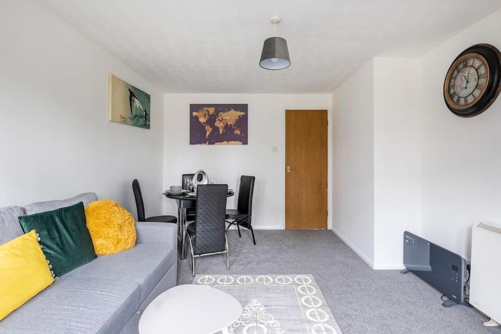 Two Bedroom Flat Near Colchester Hospital With Free Parking And Internet Mile End Экстерьер фото