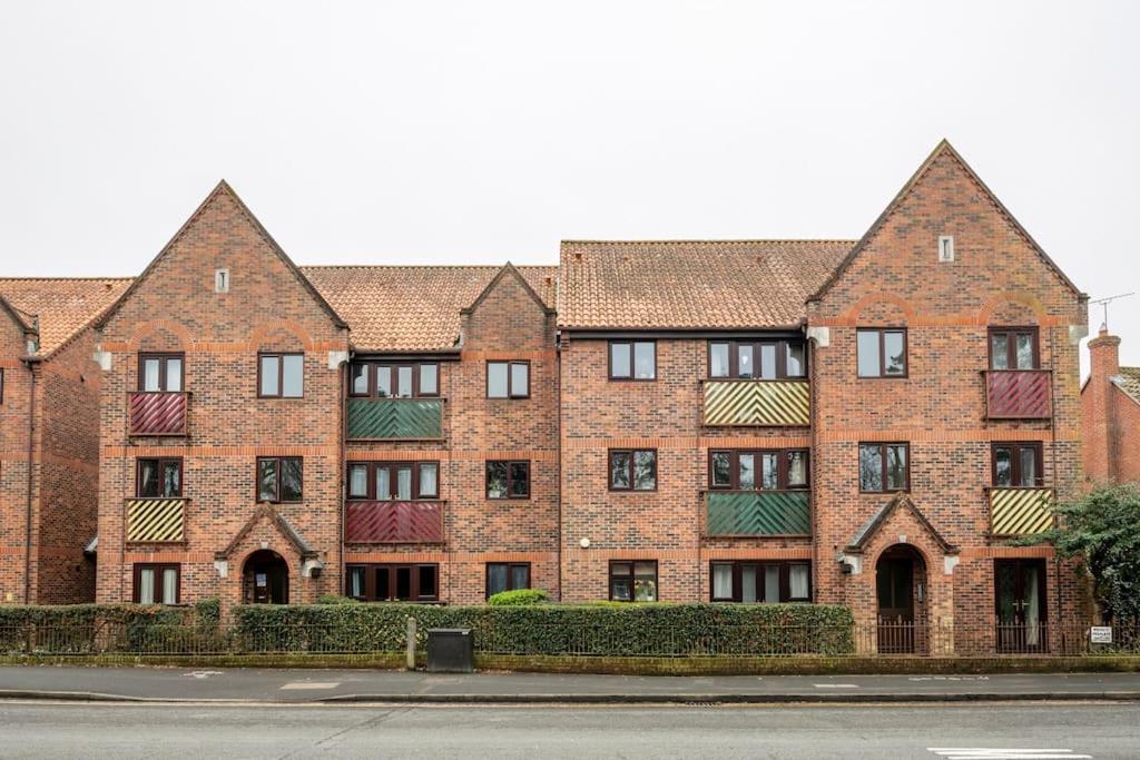 Two Bedroom Flat Near Colchester Hospital With Free Parking And Internet Mile End Экстерьер фото