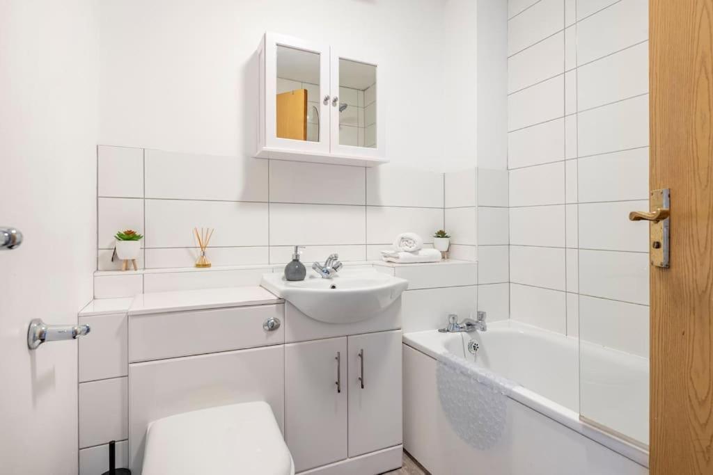 Two Bedroom Flat Near Colchester Hospital With Free Parking And Internet Mile End Экстерьер фото